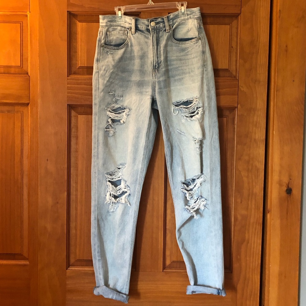 American Eagle High Rise Mom Jeans
